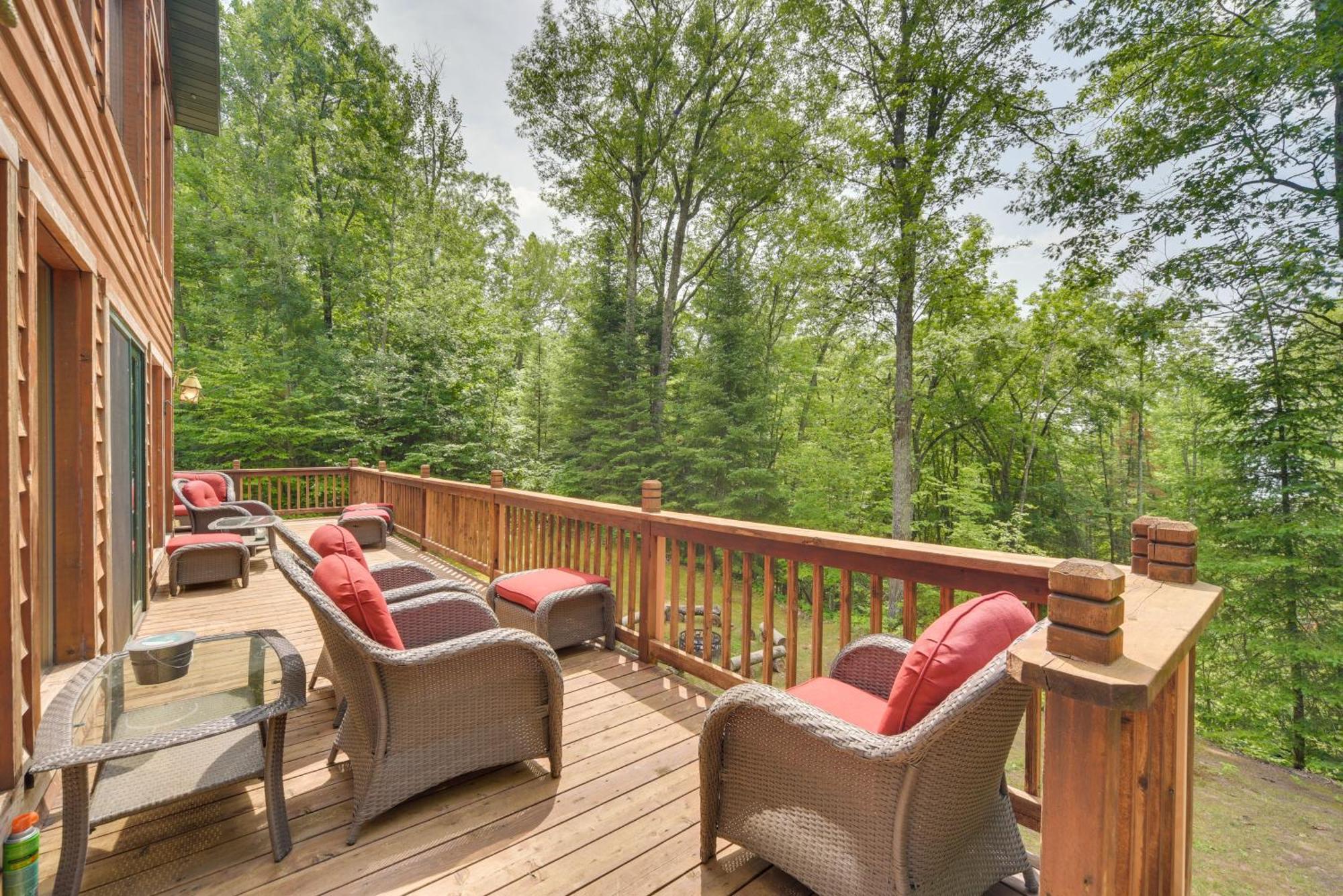 Scenic Hayward Lake View Retreat With Fire Pit Eksteriør billede