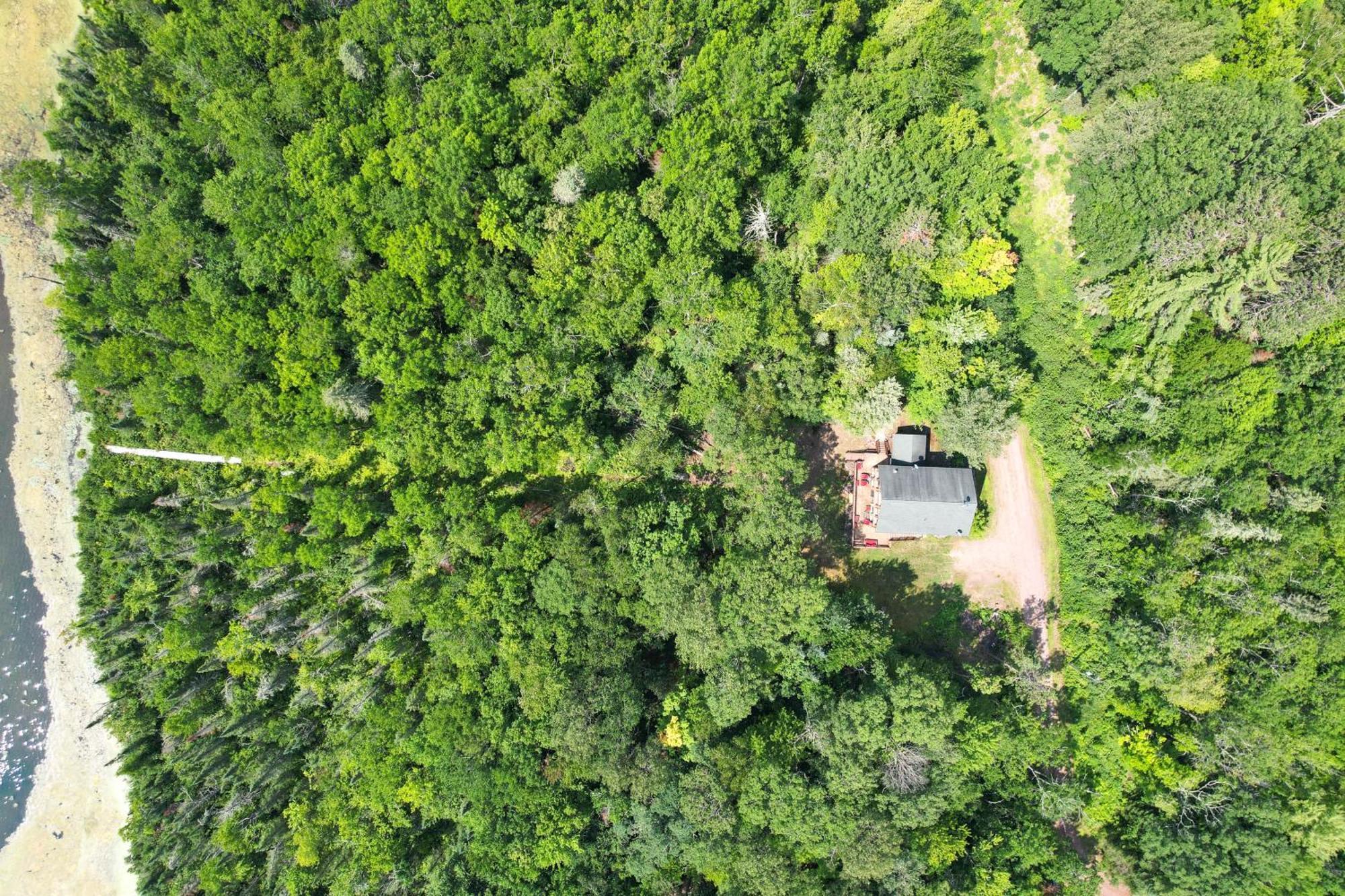 Scenic Hayward Lake View Retreat With Fire Pit Eksteriør billede