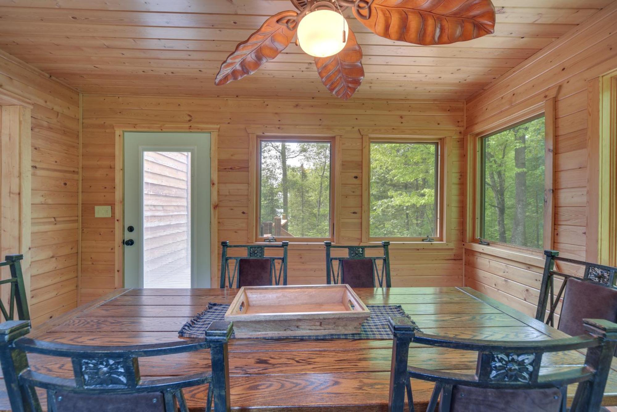 Scenic Hayward Lake View Retreat With Fire Pit Eksteriør billede