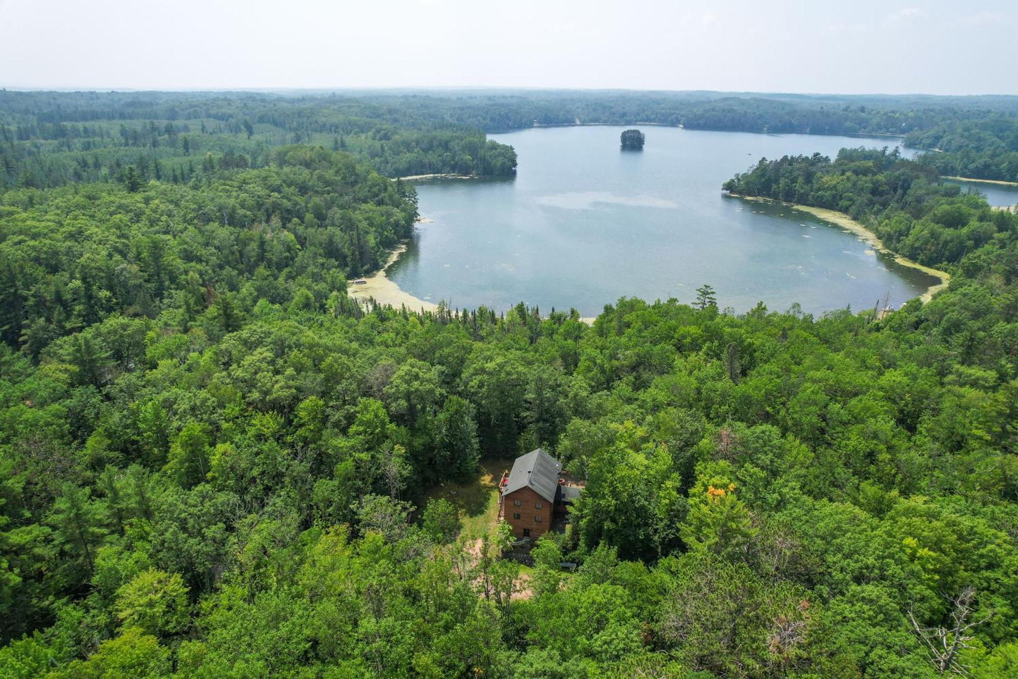 Scenic Hayward Lake View Retreat With Fire Pit Eksteriør billede