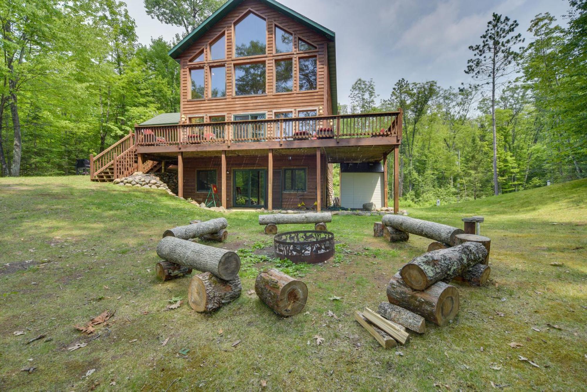 Scenic Hayward Lake View Retreat With Fire Pit Eksteriør billede