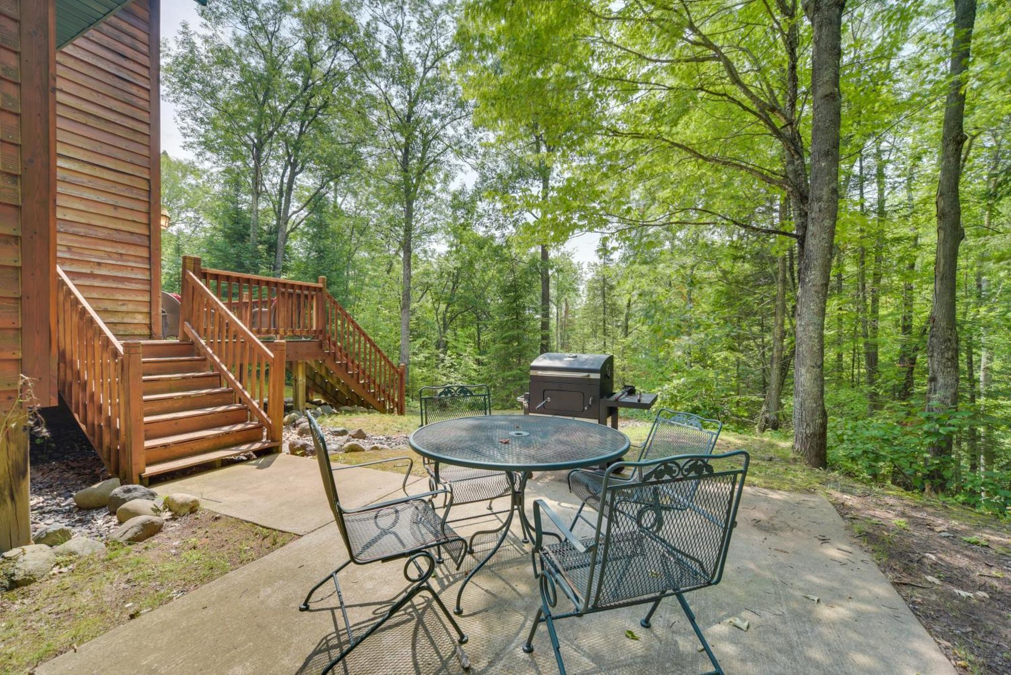 Scenic Hayward Lake View Retreat With Fire Pit Eksteriør billede